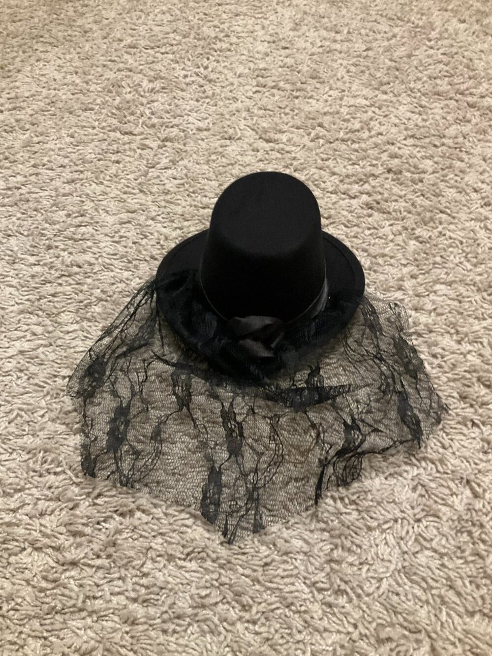 Mini Black Hat With Vail